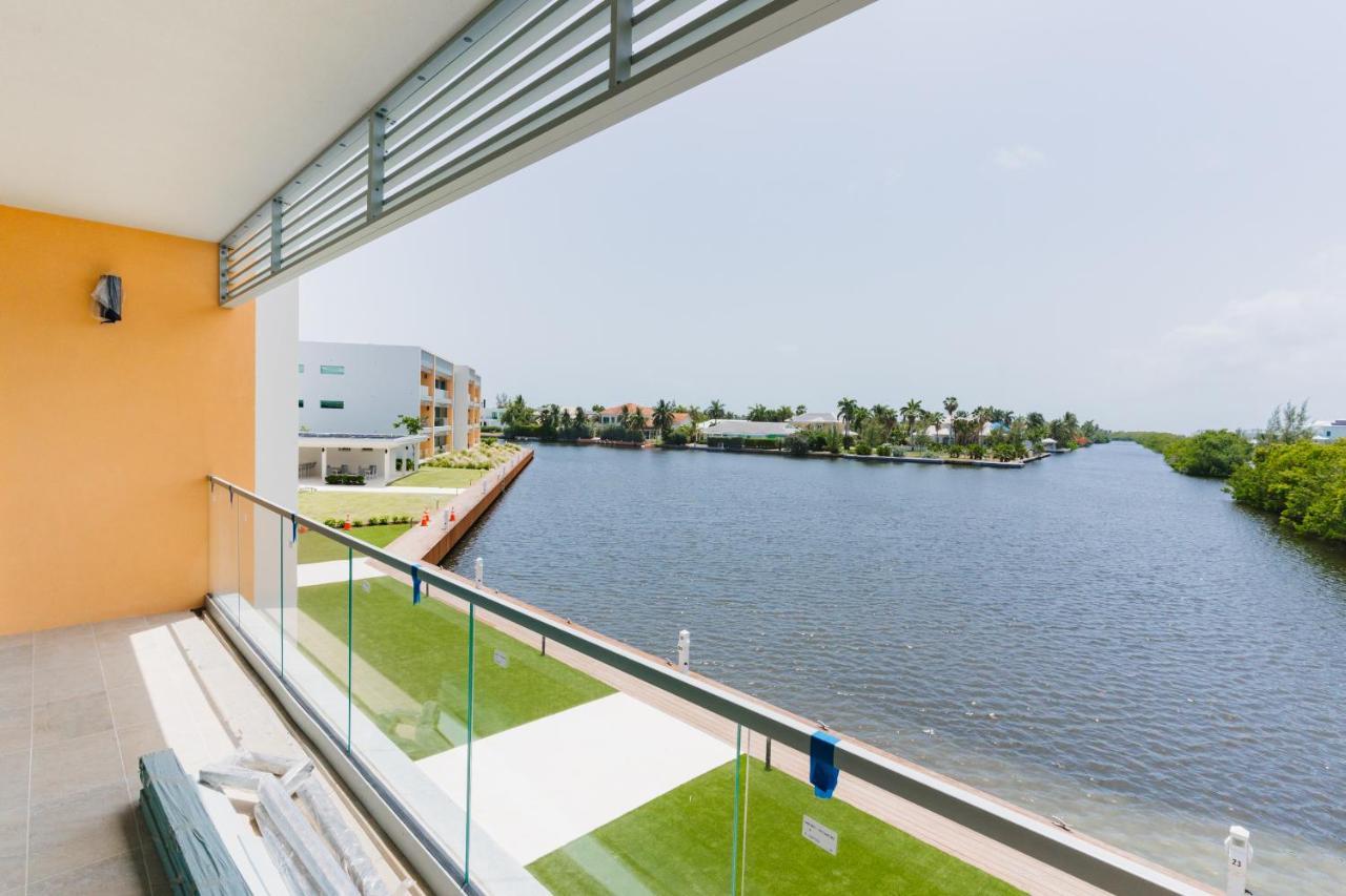 One Canal Point George Town Exterior photo